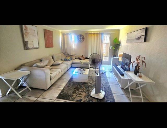 3 BEDROOM APARTMENT FOR SALE IN VANDERBIJLPARK SE 3